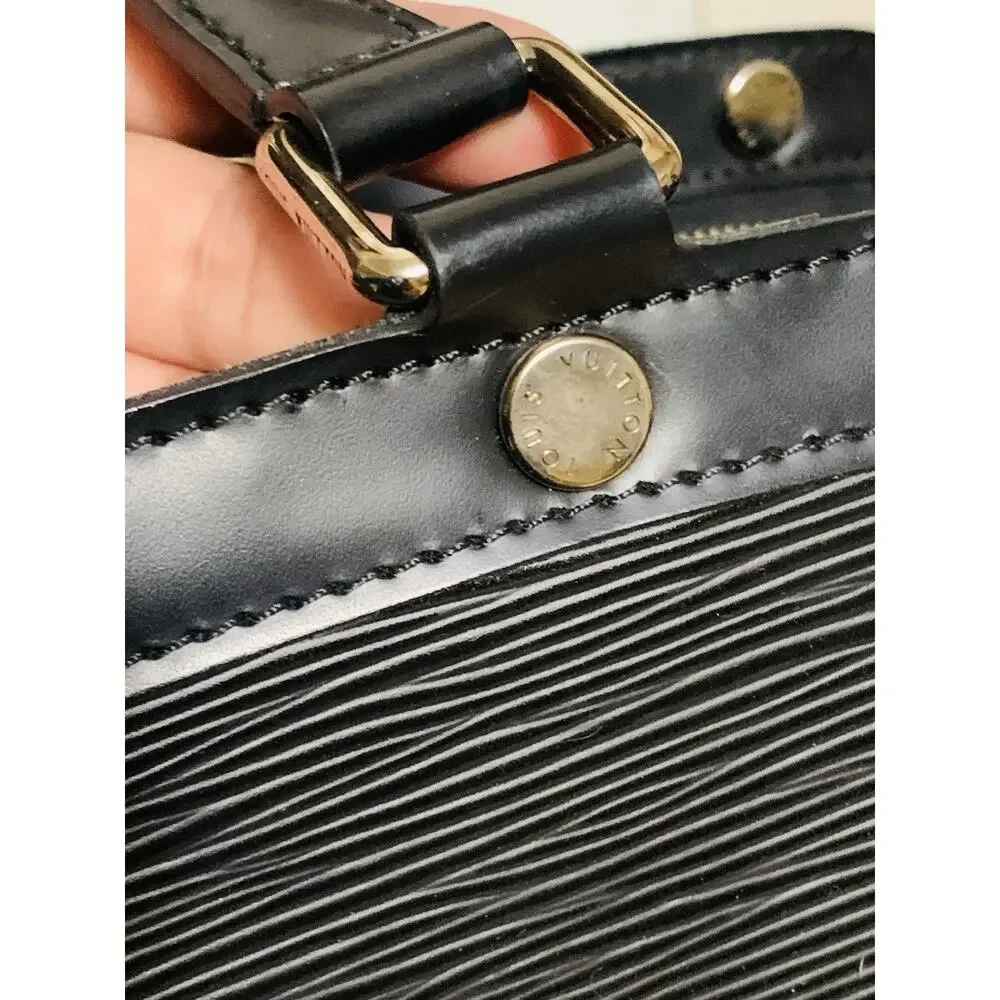 Louis Vuitton Brea MM Epi Noir Black Satchel Top Handle Zip Silver Hardware